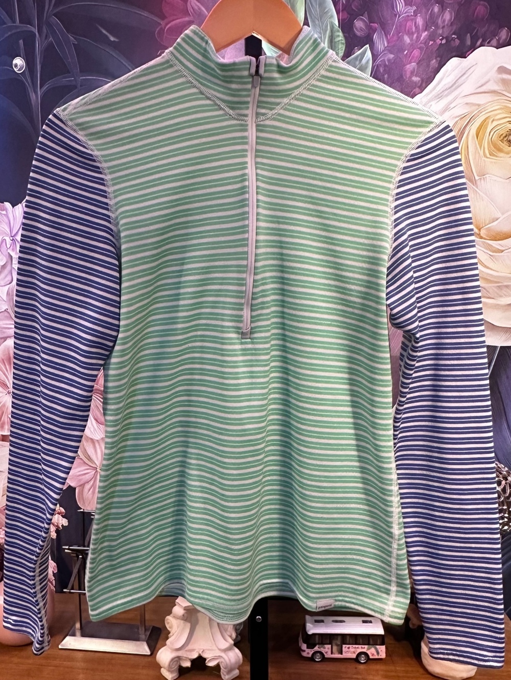 Patagonia Women's M Striped Stretch Pullover Sporty Athleisure Sweater Top